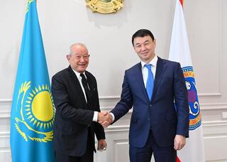 Аким Алматы обсудил вопросы туризма и предпринимательства с иностранным инвестором