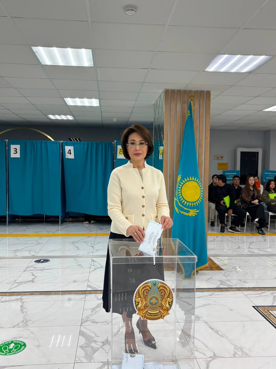 АҚМАРАЛ ӘЛНАЗАРОВА САЙЛАУДА ӨЗ ТАҢДАУЫН ЖАСАДЫ