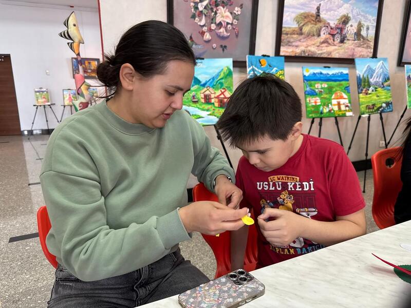 «Сердце ребенка — мир искусства»: в Астане прошел мастер-класс для особенных детей