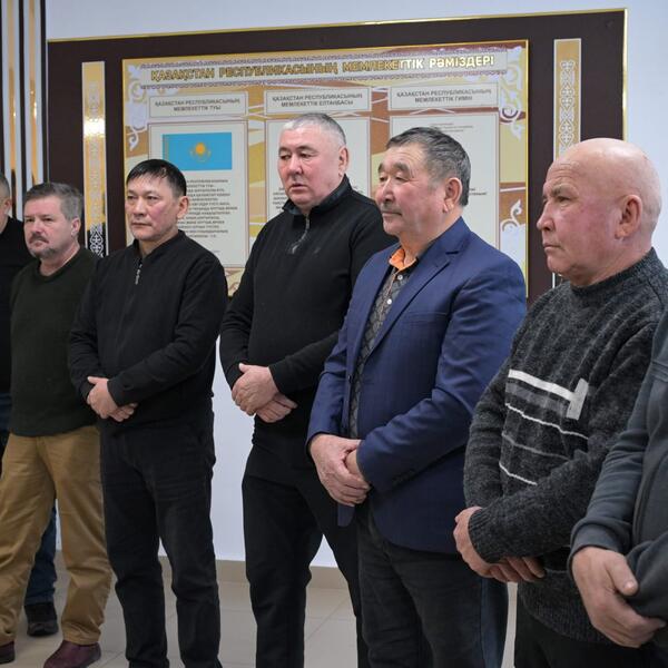 Аким Павлодарской области Асаин Байханов совершил рабочую поездку в Баянаульский район, где оценил ход реализации ключевых инфраструктурных, проектов