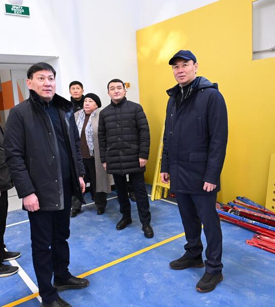 Аким Алматы проверил ход строительства ряда социальных объектов