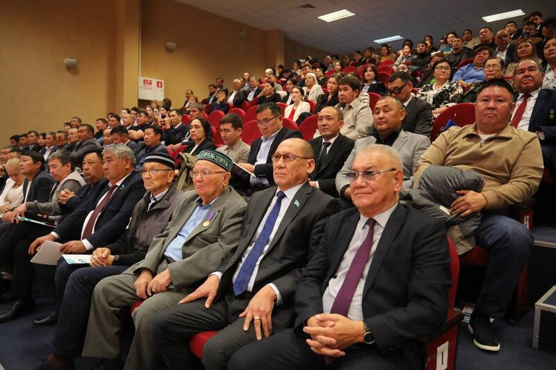 В Мангистау отметили 120-летие профсоюзного движения