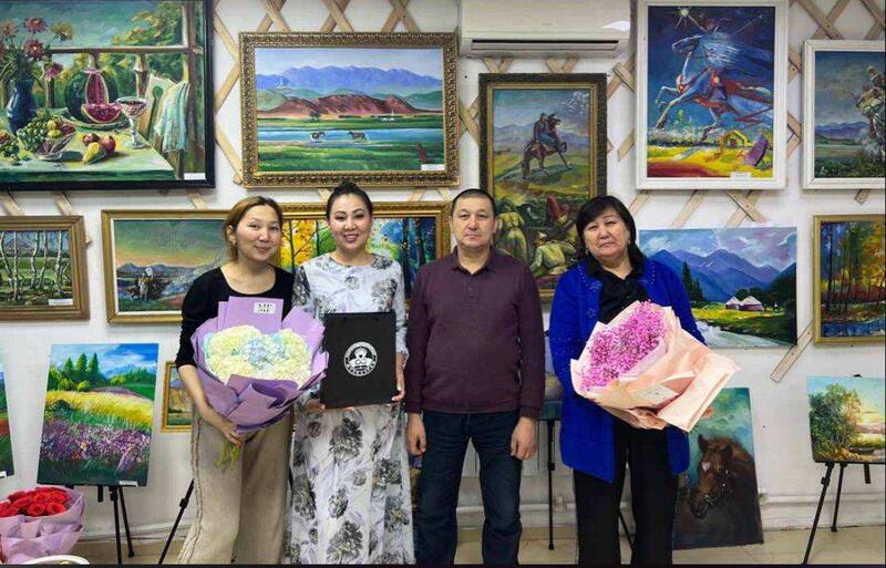 Обладательница гранта акима города Жезказган открыла выставку художников