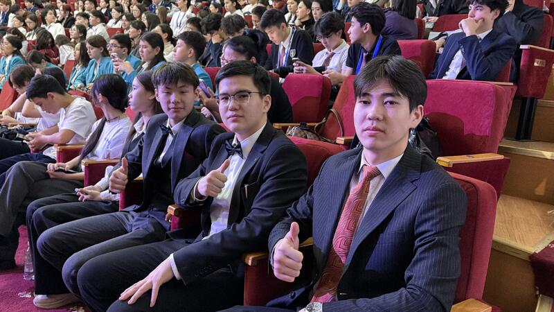 168 школьников стали победителями республиканского конкурса научных проектов по общественно-гуманитарному направлению