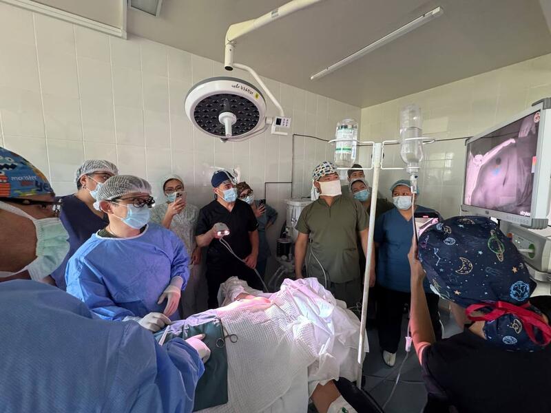 Современная хирургия рака молочной железы: специалисты ННОЦ проводят операции в Бишкеке