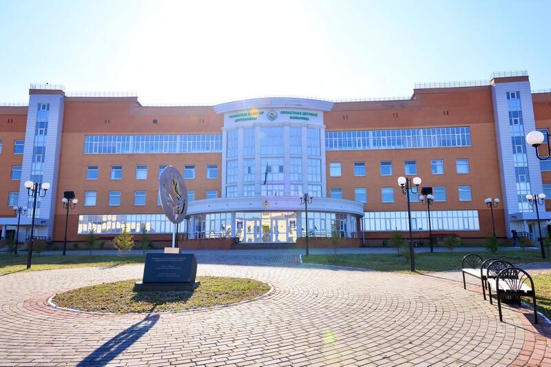 Развитие здравоохранения: 14 проектов в медицине реализует фонд «Қазақстан халқына» в Карагандинской области