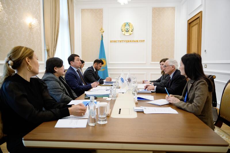 Конституционный Суд посетили международные наблюдатели за референдумом по новой Конституции