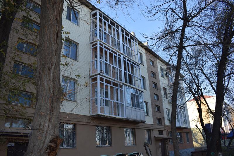 Аким города Ернат Бәзіл ознакомился с состоянием аварийных домов