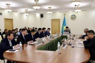 Текущую деятельность ведомства и АО «КСЖ «ГАК» обсудили в Минтруда