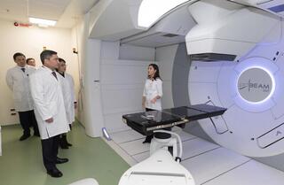 Олжас Бектенов проверил реализацию поручений Президента по развитию передовых технологий в медицине