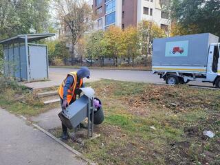 В рамках алматинской кампании «Жарқын күз» для уборки урн выделены спецэкипажи