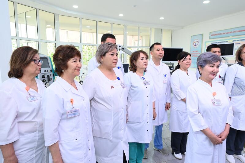 В честь праздника пациенты детской больницы получили подарки