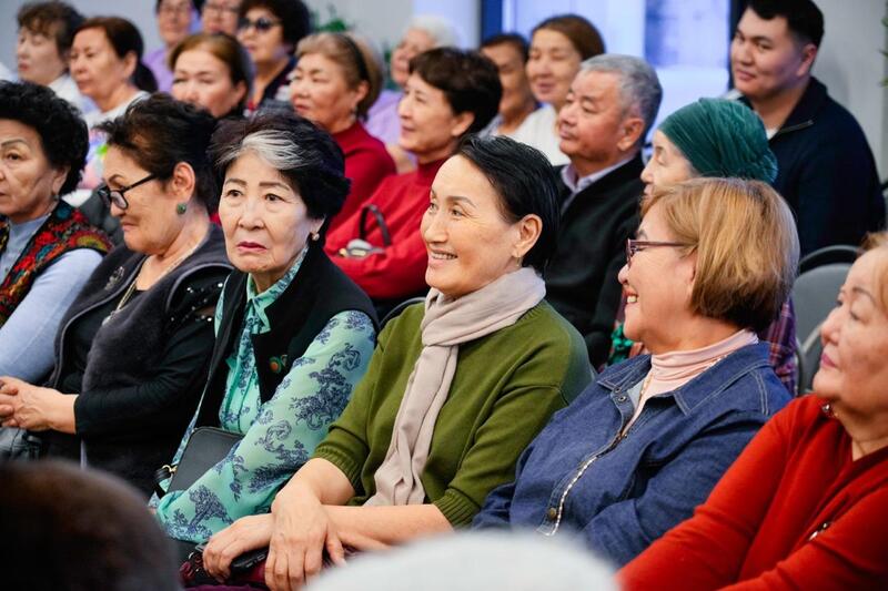 Как не стать жертвами мошенников: разъяснительное мероприятие для пенсионеров организовали в Астане