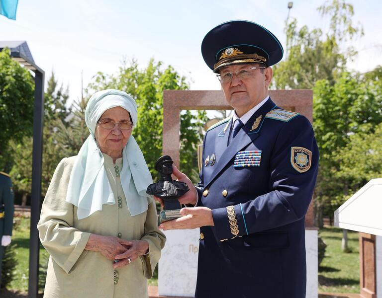 В Жамбылской области отметили 115-летие Бауыржана Момышулы