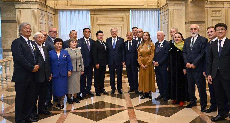 Глава государства посетил Талдыкорганский драматический театр