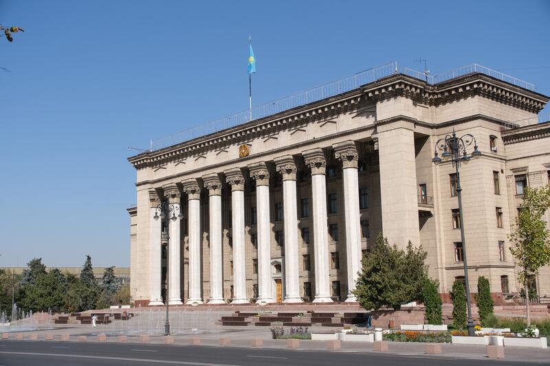 В Алматы свыше 115 тысяч студентов вузов и колледжей будут получать повышенную стипендию с 1 сентября