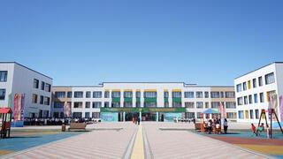 В Кызылординской области ликвидирован вопрос трехсменного обучения – министр просвещения открыл новые школы в рамках проекта «Келешек мектептері»