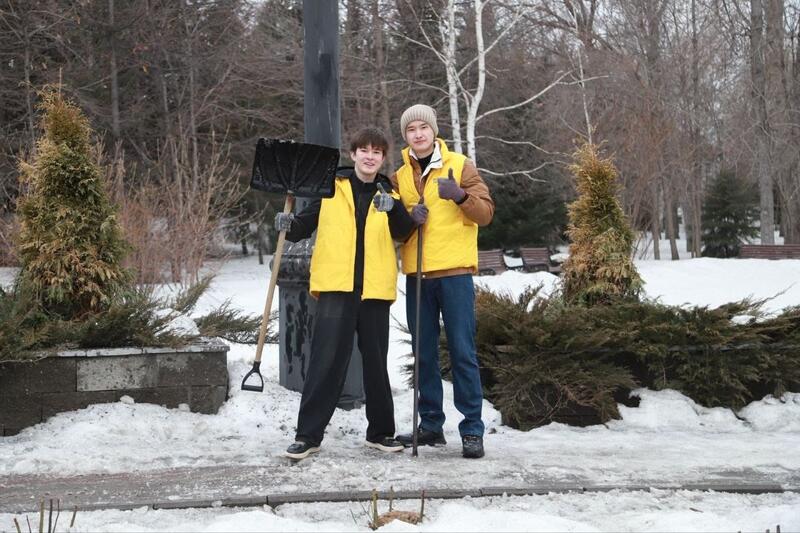 В Усть-Каменогорске в парке имени Жамбыла Жабаева прошёл субботник