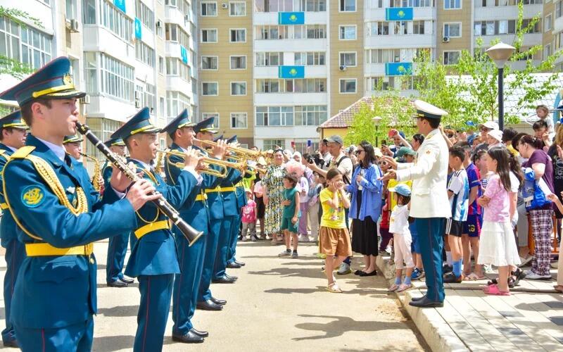 Новый двор открыли в столичном районе Сарайшык в День Государственных символов