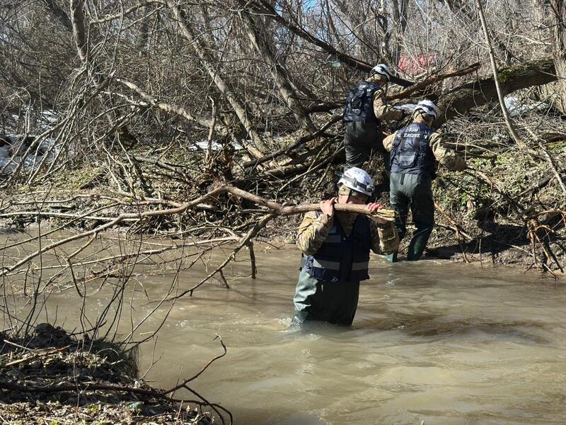 Воинские части МЧС на защите территорий от паводков