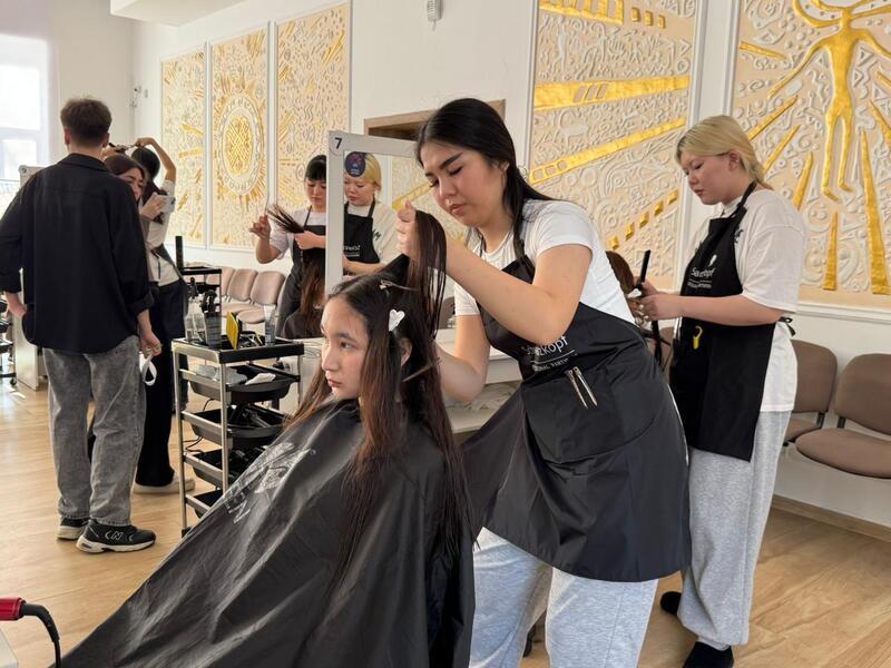 Год рабочих профессий: лучшего парикмахера определяли в Астане