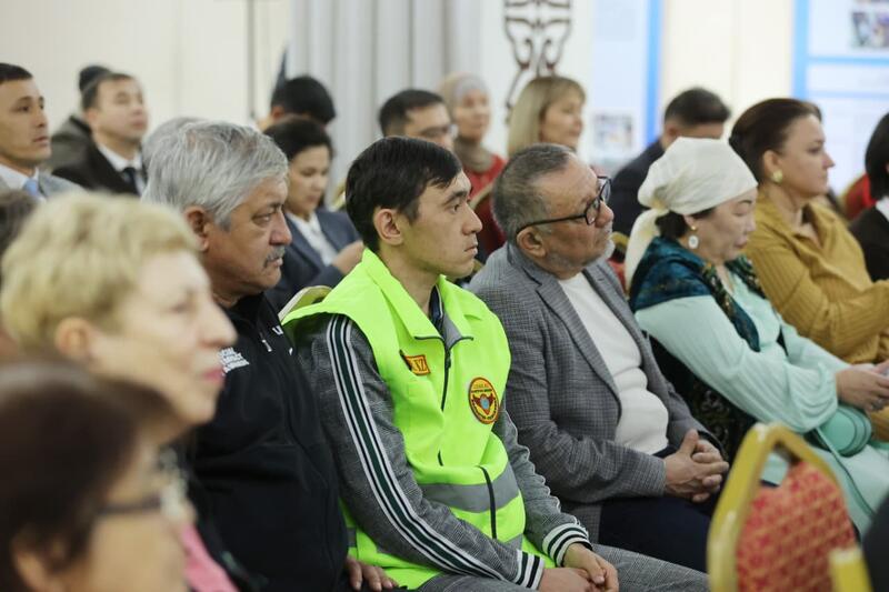 Ербол Карашукеев встретился с представителями НПО