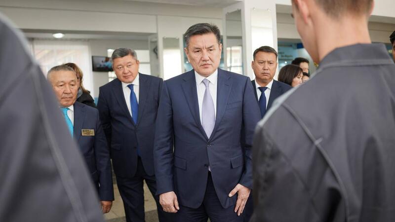 Аким ВКО посетил колледж в Саратовке