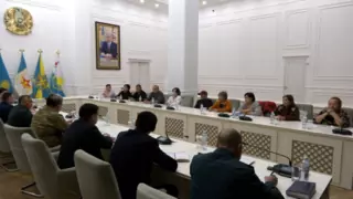 Министр обороны встретился с родными погибших и пострадавших военнослужащих