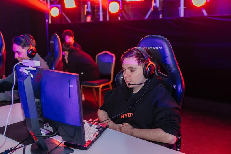 В Атырау впервые проходит международный киберспортивный турнир