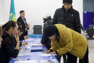 Сегодня в Казахстане в пилотном режиме проходят выборы акимов районов и городов