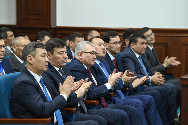 Подписан меморандум о передаче здания частной школы в областную коммунальную собственность