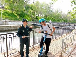 Алматинские спасатели разъясняют отдыхающим правила безопасности на воде