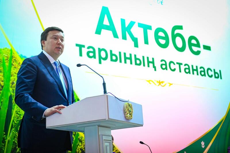 28 мая в рамках TARY FEST в Актюбинском высшем аграрно-техническом колледже имени Ш. Берсиева состоялись церемония возложения цветов к памятнику прославленного хлебороба Шыганака Берсиева и научно-практическая конференция «Ақтөбе – тарының астанасы»