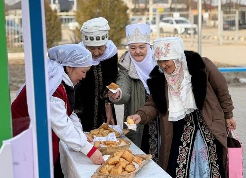 В Илийском районе в день референдума прошла «Бауырсақ party»