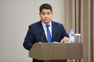 Аким области взял на контроль вопрос выплаты зарплат врачам