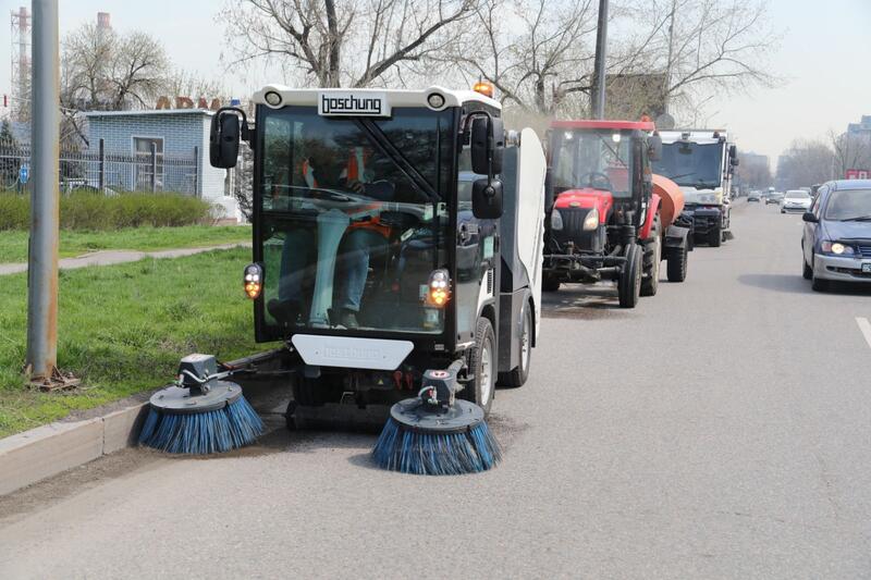 В Алматы завершают сезон мойки улиц и начинают подготовку к зимним осадкам и гололеду