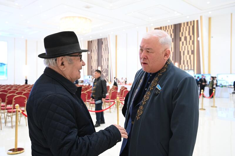 Депутаты Парламента ознакомились с работой Центра компетенций