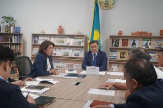 ЗАМЕСТИТЕЛЬ АКИМА ТУРКЕСТАНСКОЙ ОБЛАСТИ ВЫСЛУШАЛ ОБРАЩЕНИЯ ЖИТЕЛЕЙ