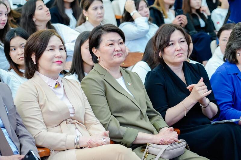 Год рабочих профессий: о престиже технических специальностей рассказали на слете школьников в Астане