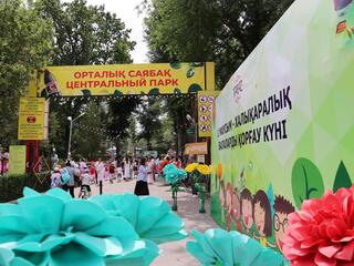 Ербол Карашукеев поздравил юных жамбылцев с Международным днём защиты детей