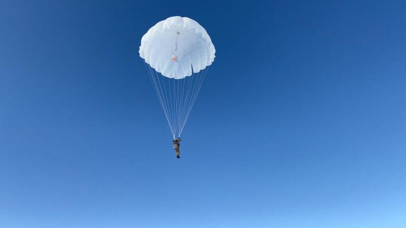 Первые прыжки с парашютом выполнили более 400 талдыкорганских десантников