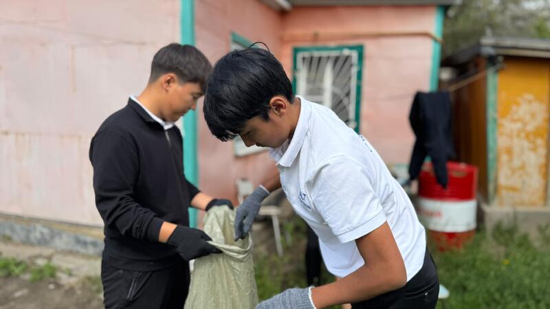 В Актобе прошла благотворительная акция «Ардагерім — ардақтым», посвященная 80-летию Великой Победы