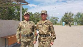 В Актауском гарнизоне солдаты простились с Боевым знаменем