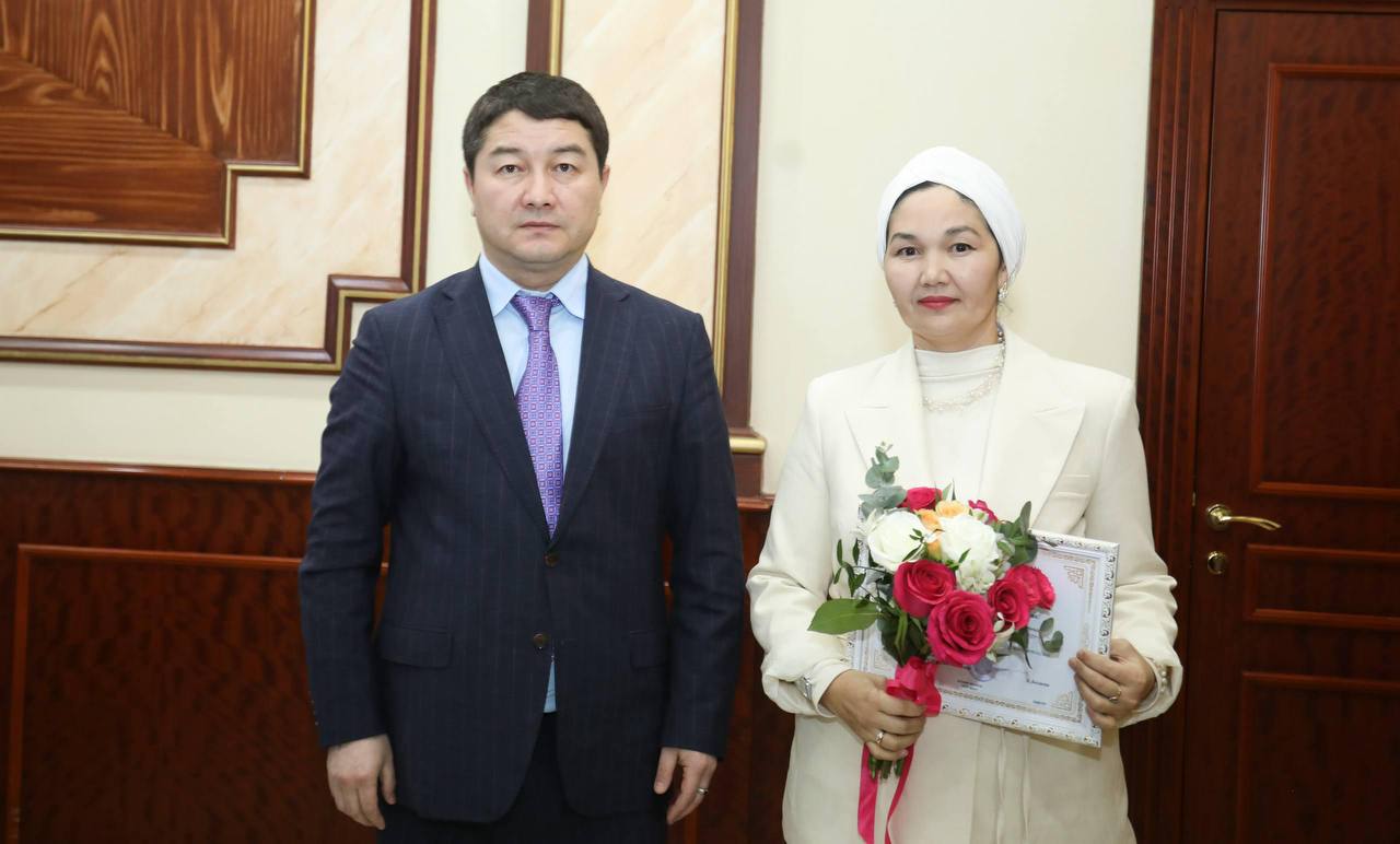 Аким Мангистауской области обсудил конституционные реформы РК с представителями культуры и СМИ