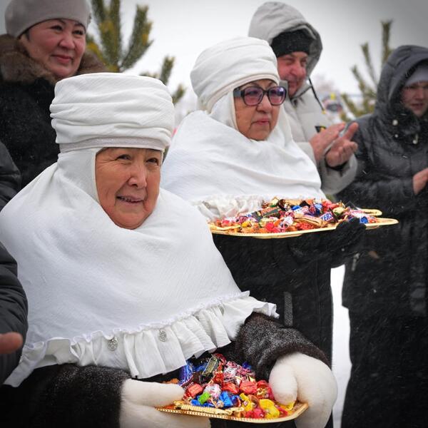 Аким области Асаин Байханов с рабочей поездкой посетил Щербактинский район