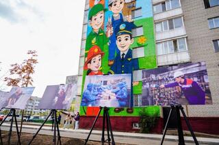 Новый арт-объект в столице: мурал о труде и его героях появился в Астане