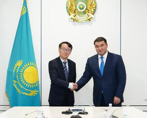 АКИМ ТУРКЕСТАНСКОЙ ОБЛАСТИ ВСТРЕТИЛСЯ С КИТАЙСКИМИ ИНВЕСТОРАМИ И ОБСУДИЛ ПРОЕКТ НОВОГО ПРОИЗВОДСТВА