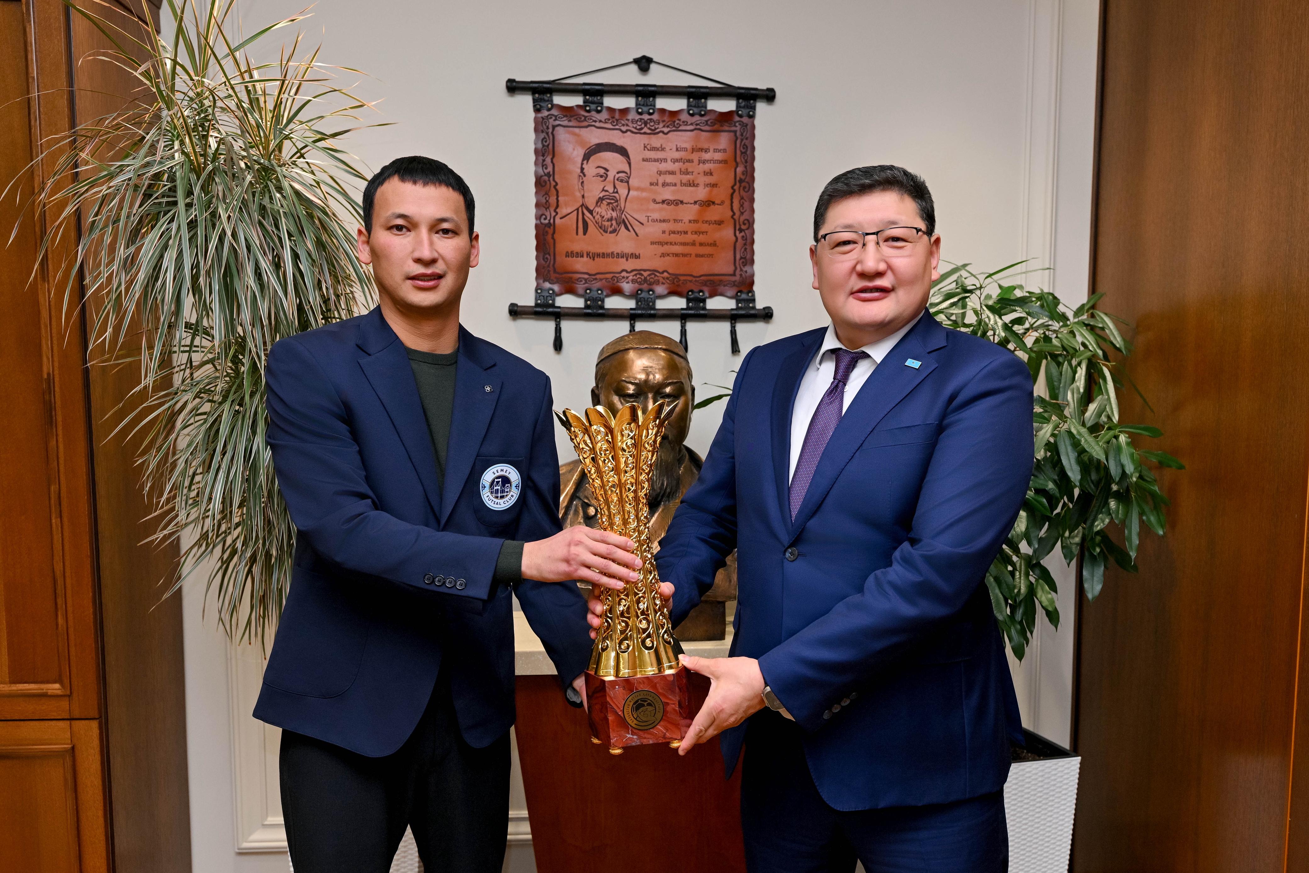 Аким области встретился с генеральным директором ФК «Семей»