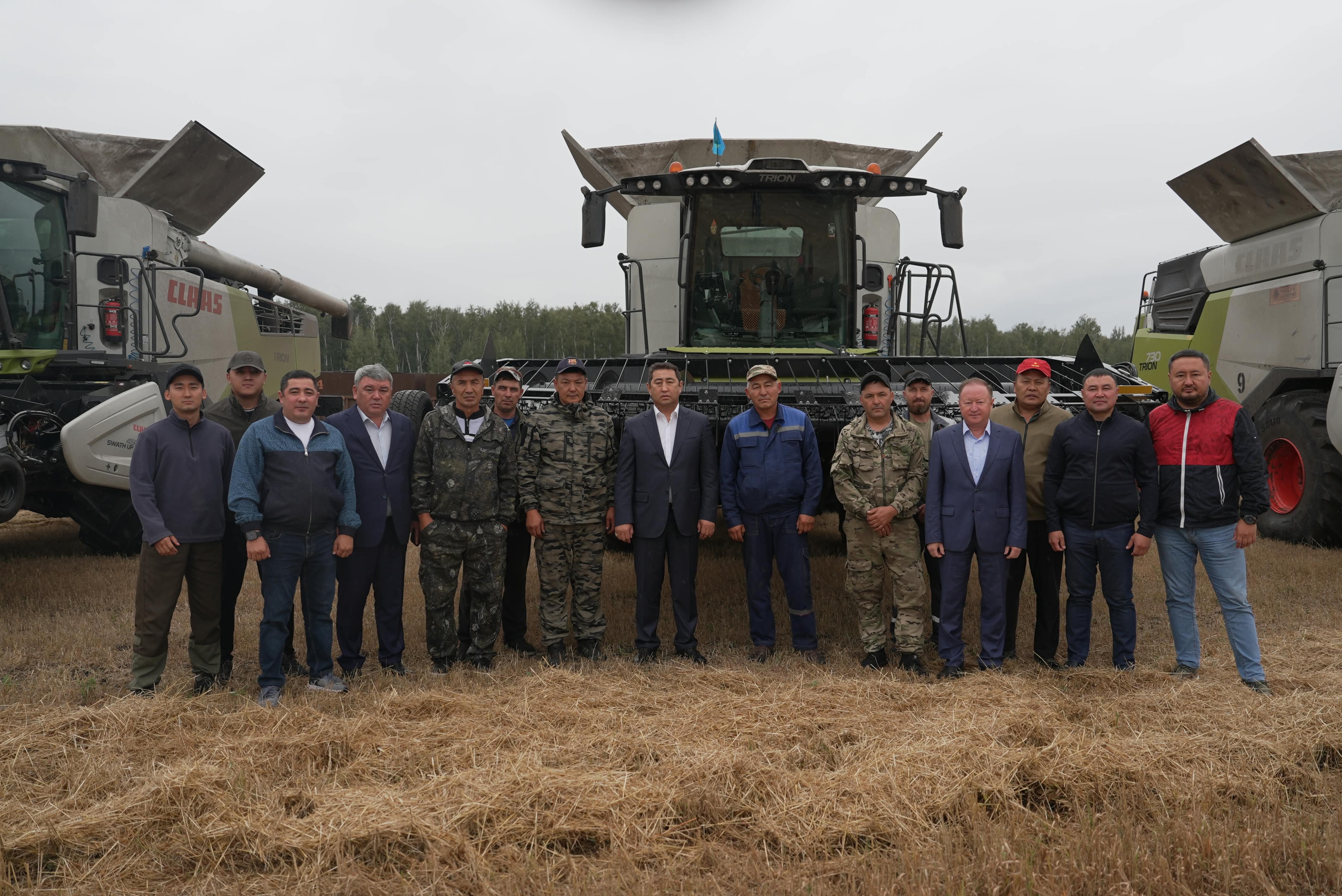 Айдарбек Сапаров проинспектировал ход уборочной кампании