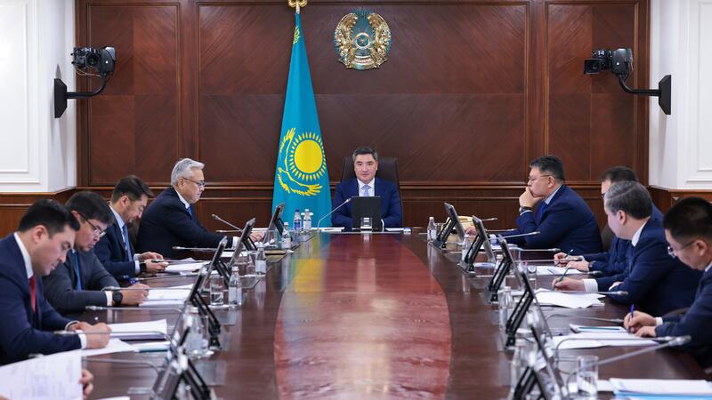 Прирост ВВП – 6,3%. Олжас Бектенов поручил продолжать увеличивать темпы в базовых отраслях экономики и принимать меры по повышению доходов населения